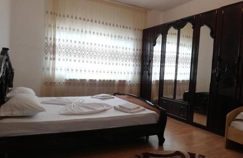 Orsova House | Red House