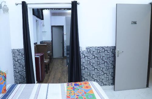 Old Gurgaon Hotel | Red inn