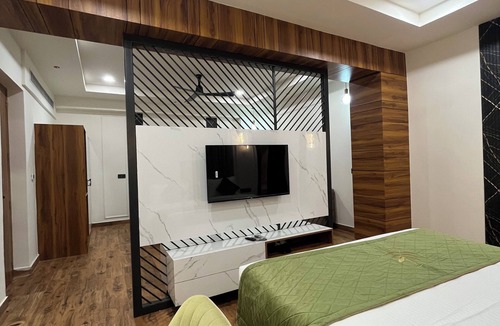 Hisar Hotel | RED LEAF HOTELS