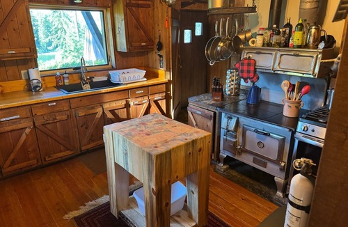 Polebridge House | Red Meadow Lodge: Experience the Serenity of Nature on the Edge of Glacier Park