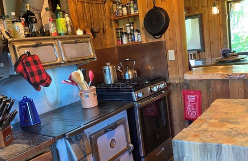 Polebridge House | Red Meadow Lodge: Experience the Serenity of Nature on the Edge of Glacier Park