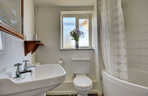 Haddiscoe House | Red Mill - Three Bedroom House, Sleeps 6