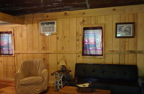 Pittsburg Cabin | Red Oak Quiet, Peaceful, Relaxing overall A Great Get Away Cabin!