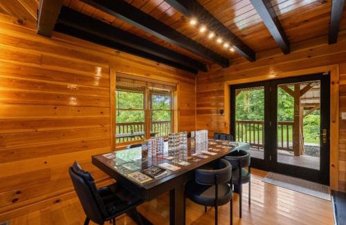 Rogers House | Red River Gorge Family Cabin with Hot Tub