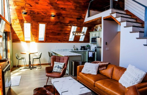 Campton Cabin | Red River Gorge Raven’s Summit Luxury HotTub WiFi