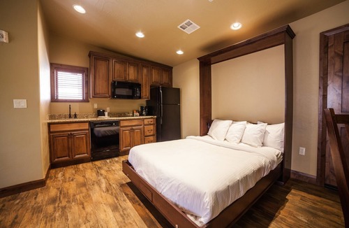 Zion National Park South Entrance Hotel | Red Rock Basecamp | 1 Unit | 0.7 Miles to Zion Nature Center and Main Shuttle Hu
