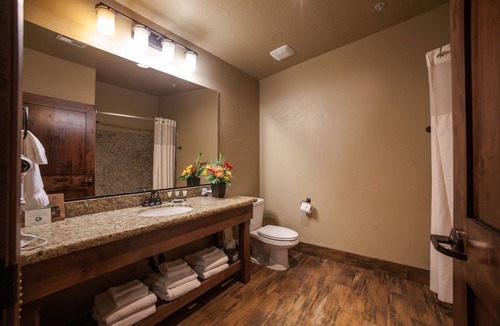 Zion National Park South Entrance Hotel | Red Rock Basecamp | 1 Unit | 0.7 Miles to Zion Nature Center and Main Shuttle Hu