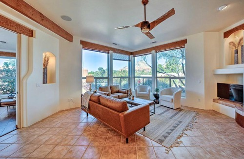 West Sedona House | Red Rock Mtn View & Fire Pit: Central Sedona Home!