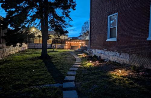 Cobourg House | Red Roof Guesthouse