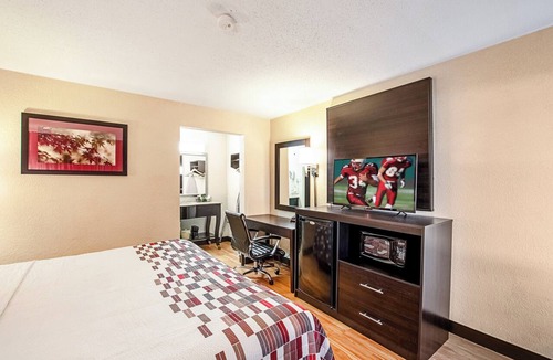 Battle Creek Hotel | Red Roof Inn Battle Creek