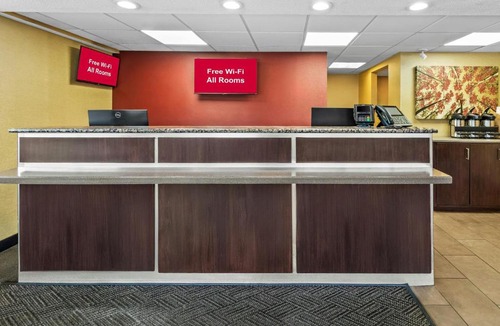 Murlin Heights Hotel | Red Roof Inn Dayton North Airport
