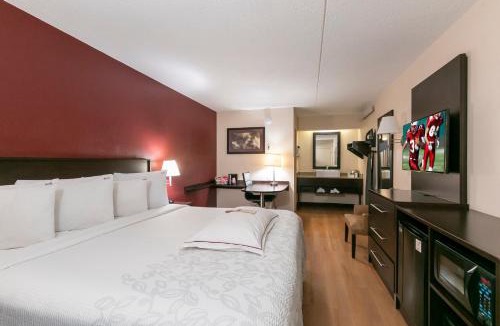 Hanover Hotel | Red Roof Inn PLUS+ Baltimore - Washington DC/BWI South