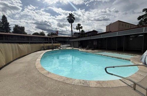 Downtown Hotel | Red Roof Inn Redding
