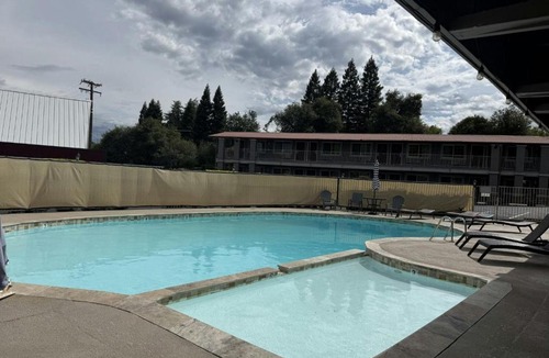 Downtown Hotel | Red Roof Inn Redding