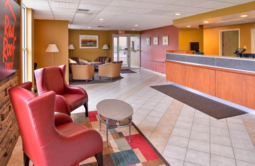 Milan Hotel | Red Roof Inn Sandusky - Milan