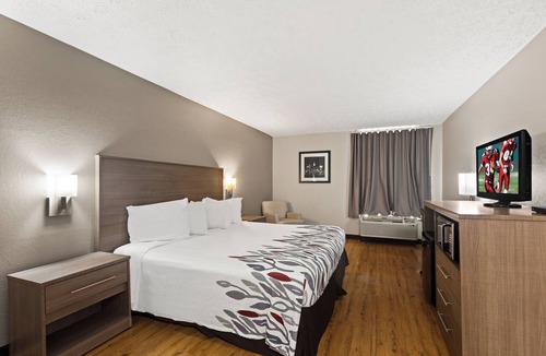 Newnan Hotel | Red Roof Inn & Suites Newnan