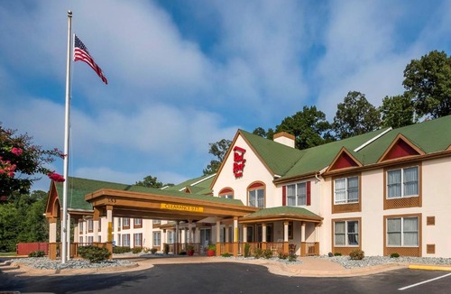 Stafford Hotel | Red Roof Inn & Suites Stafford, VA - Quantico