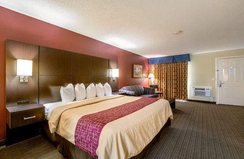 Vincennes Hotel | Red Roof Inn Vincennes