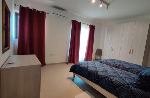San Tumas Apartment | Red Rush