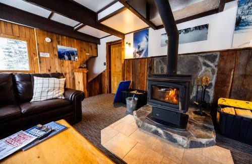 Rossland Hotel | Red Shutter Inn