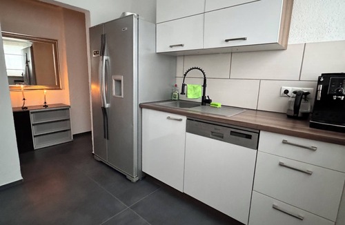 Bendorf Apartment | "Red Silence" design suite/experience apartment/vacation apartment/accommodation