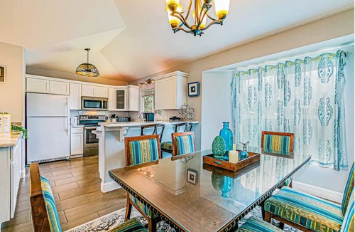 Keaau House | Red Ti Leaf Vacation House is your choice!