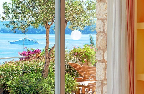 Barbati Villa | Red Villa with pool and jacuzzi - My Rental Homes