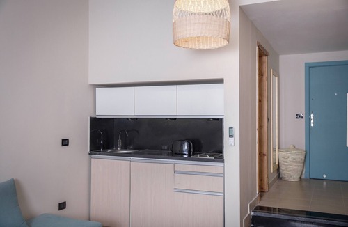 Sakkala Hotel | Redcon Suites