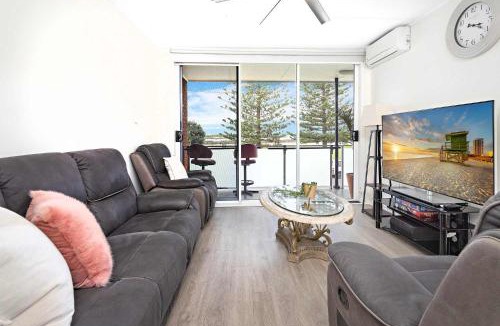 Lake Illawarra Apartment | Reddall Waterside Stay