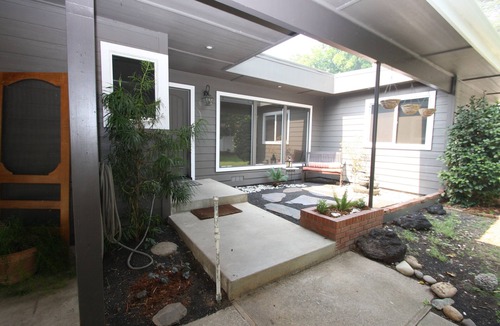 South Bechelli House | Redding River House II, Stunning River Location.
