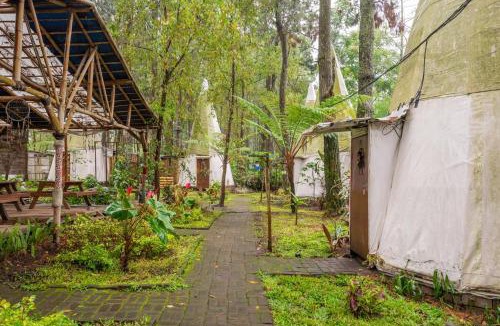 Batu House | RedDoorz @ Apache Camp