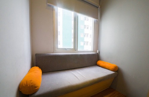 Surabaya Hotel | RedDoorz Apartment near Bundaran Satelit Surabaya