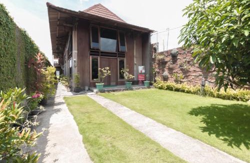 Sewon House | RedDoorz at Omah Kayu Homestay Yogyakarta