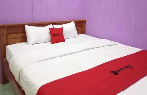 Banjarasri House | RedDoorz at Vera Guesthouse Alun Alun Kutoarjo