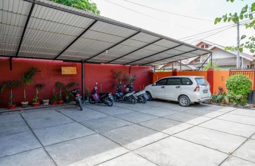 Palu House | RedDoorz near Mutiara SIS Al Jufrie Airport Palu