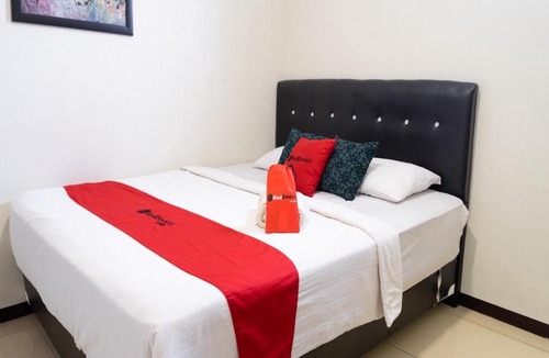 Bandung House | RedDoorz near Setrasari Mall 4