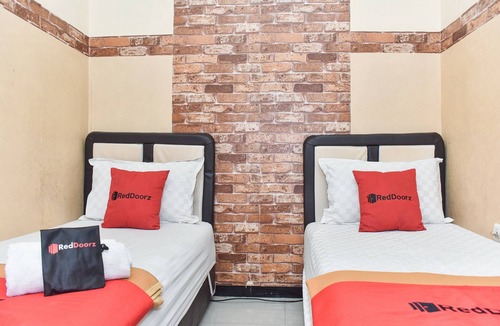 Malang House | RedDoorz near Stasiun Kota Baru Malang