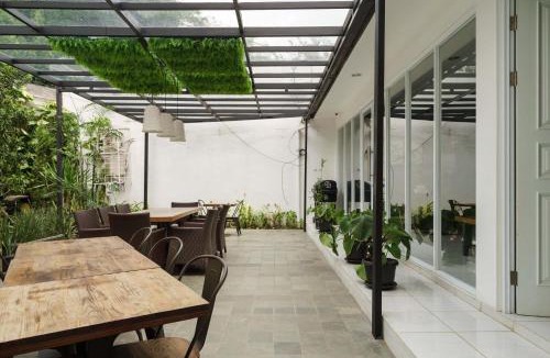 Pancawati House | RedDoorz Plus near Exit Toll Puncak 2