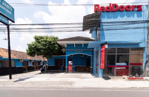 Baturetno House | RedDoorz @ Raya Janti Yogyakarta