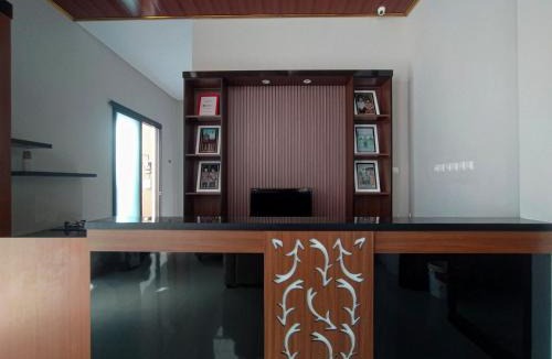Tegal Hotel | RedDoorz Syariah near Alun Alun Tegal 2