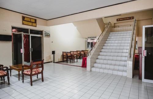 Ungaran Barat Hotel | RedDoorz @ Ungaran