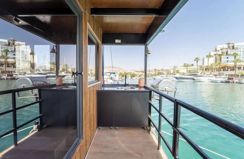 Be'er Ora Boat Rental | RedSeaSuite Breakfast Included