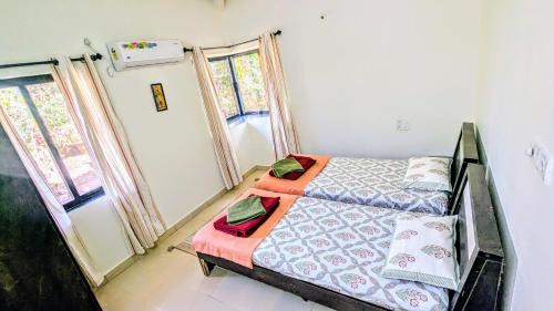 Mhsala Cabin | Redstone Hills, Diveagar