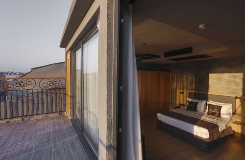 Moda Hotel | Redstone Hotel
