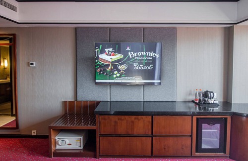 Gambir Hotel | REDTOP Hotel & Convention Center