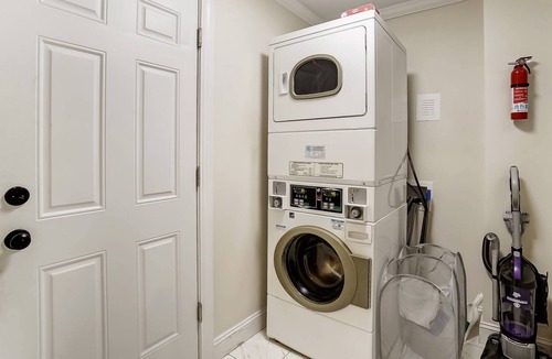 Charlotte House | Reduced Pricing - Southend Hipsters Hideout - Just 5 min to Breweries & Restaurants - BBQ - Pets OK