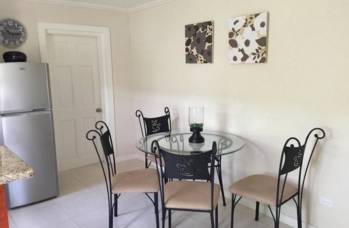 Lascelles Apartment | REDUCED RATE: Modern,Spacious,Unbeatable Location, close to amenities,SUPER HOST