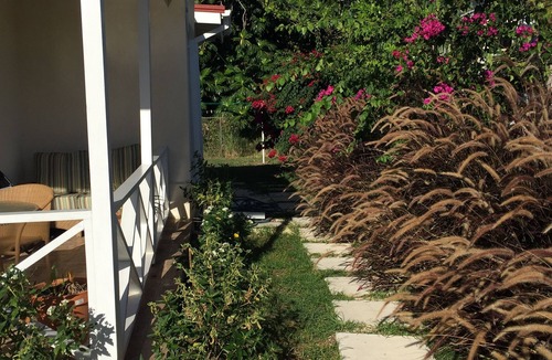Sunset Crest Apartment | REDUCED RATE: Modern,Spacious,Unbeatable Location, close to amenities,SUPER HOST