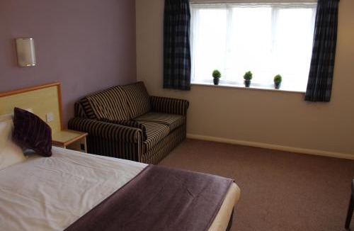 Astwick Hotel | Redwings Lodge Baldock