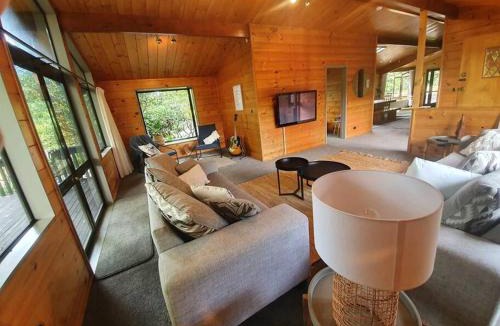 Lynmore House | Redwood Hub